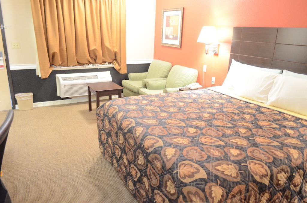 همبل Budget Host Inn & Suites الغرفة الصورة