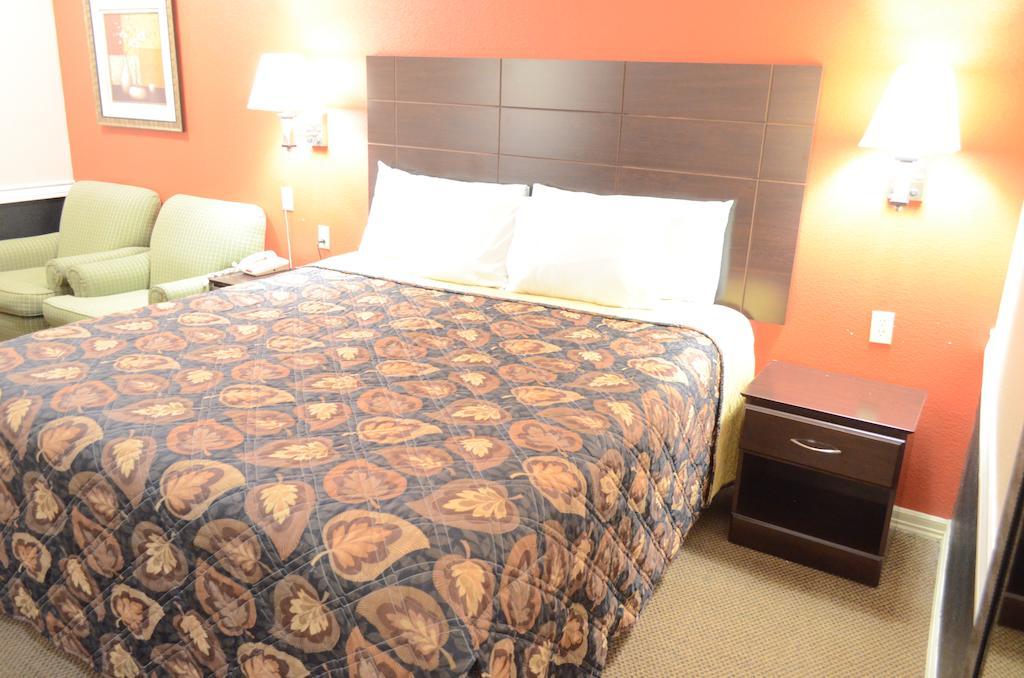 همبل Budget Host Inn & Suites الغرفة الصورة