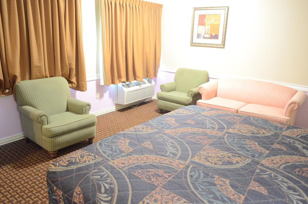 همبل Budget Host Inn & Suites الغرفة الصورة